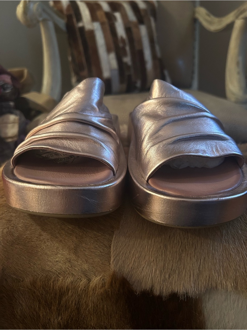 Bueno Harper Metallic Rose Gold Slide Sandals  size 38. NWOT